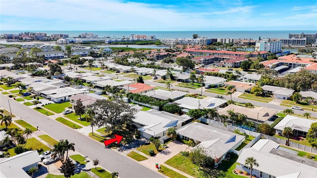 En Venta: $549,900 (3 camas, 3 baños, 2298 Pies cuadrados)