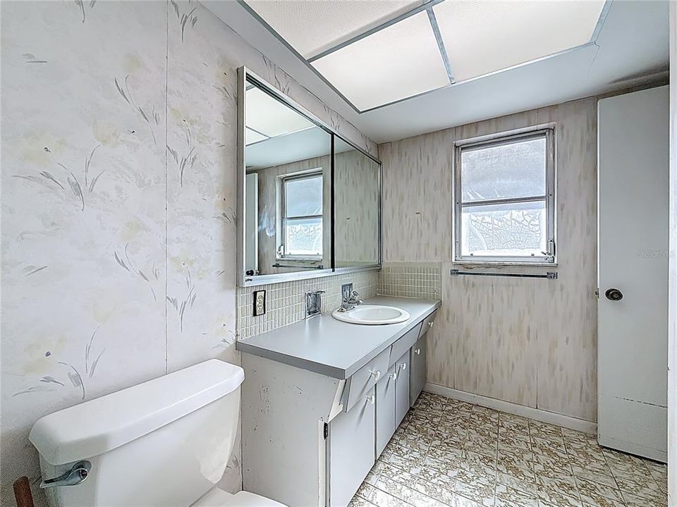 En Venta: $549,900 (3 camas, 3 baños, 2298 Pies cuadrados)