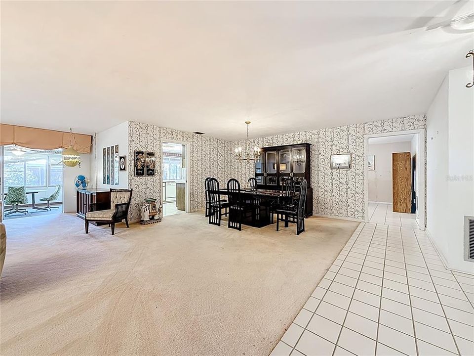 En Venta: $549,900 (3 camas, 3 baños, 2298 Pies cuadrados)