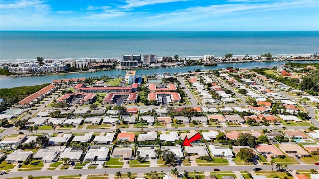 En Venta: $549,900 (3 camas, 3 baños, 2298 Pies cuadrados)