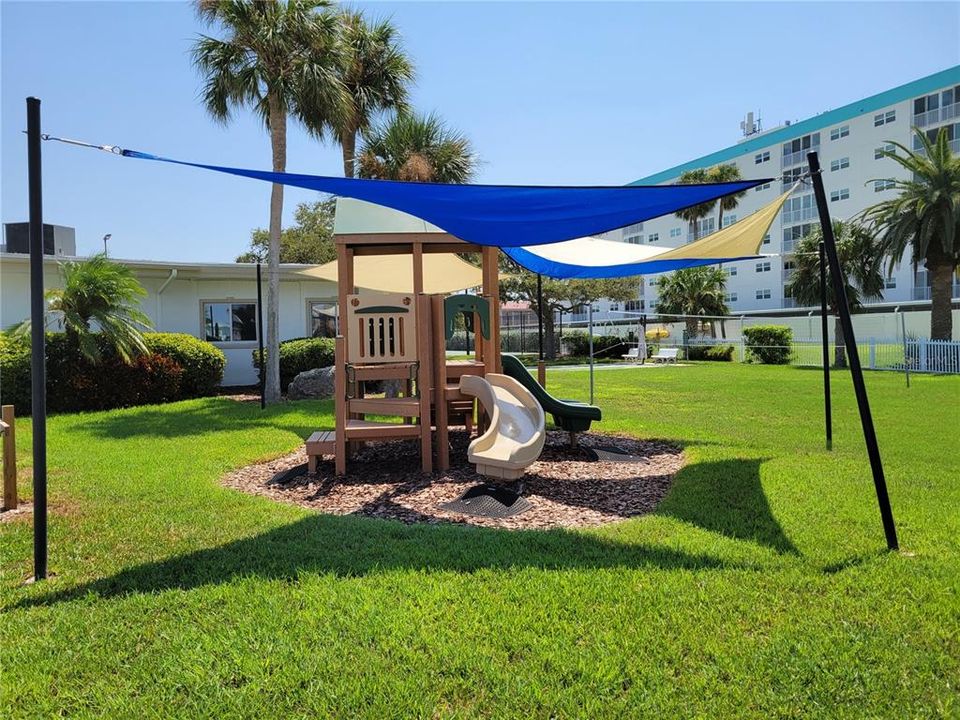 En Venta: $549,900 (3 camas, 3 baños, 2298 Pies cuadrados)