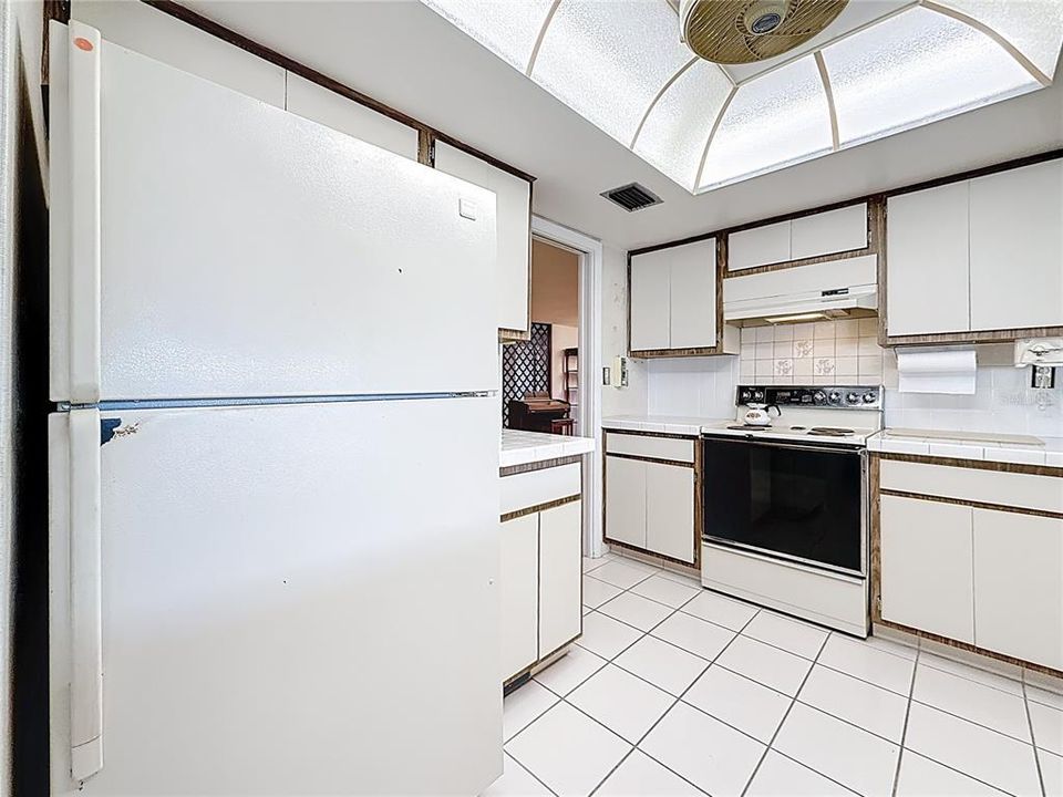 En Venta: $549,900 (3 camas, 3 baños, 2298 Pies cuadrados)