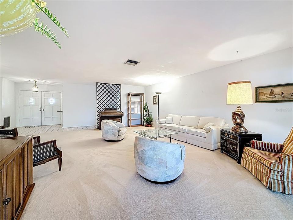 En Venta: $549,900 (3 camas, 3 baños, 2298 Pies cuadrados)