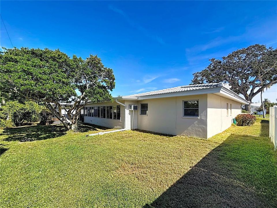 En Venta: $549,900 (3 camas, 3 baños, 2298 Pies cuadrados)