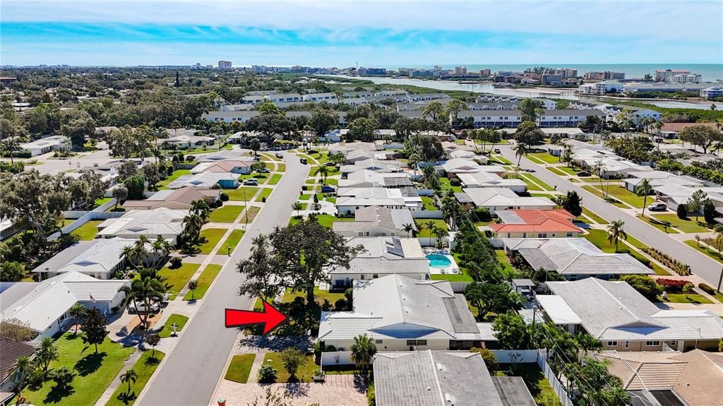 En Venta: $549,900 (3 camas, 3 baños, 2298 Pies cuadrados)