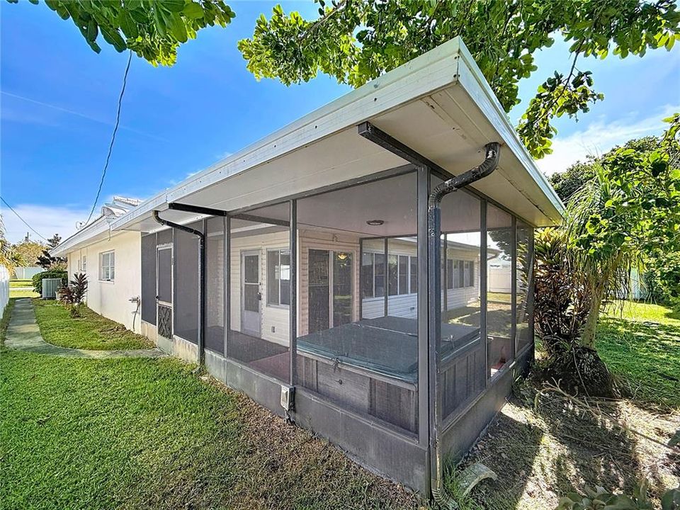 En Venta: $549,900 (3 camas, 3 baños, 2298 Pies cuadrados)