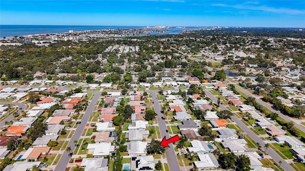 En Venta: $549,900 (3 camas, 3 baños, 2298 Pies cuadrados)