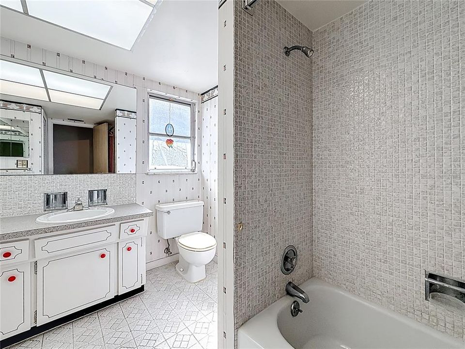 En Venta: $549,900 (3 camas, 3 baños, 2298 Pies cuadrados)