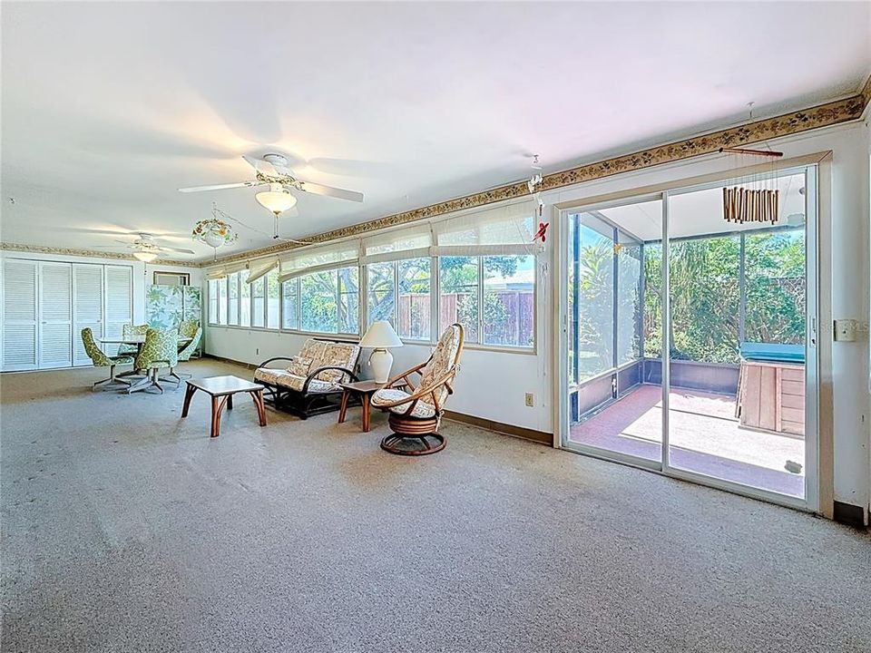 En Venta: $549,900 (3 camas, 3 baños, 2298 Pies cuadrados)