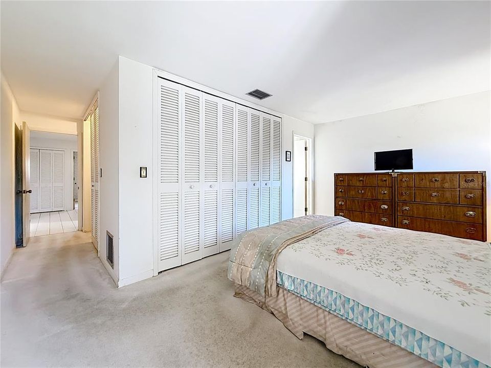 En Venta: $549,900 (3 camas, 3 baños, 2298 Pies cuadrados)