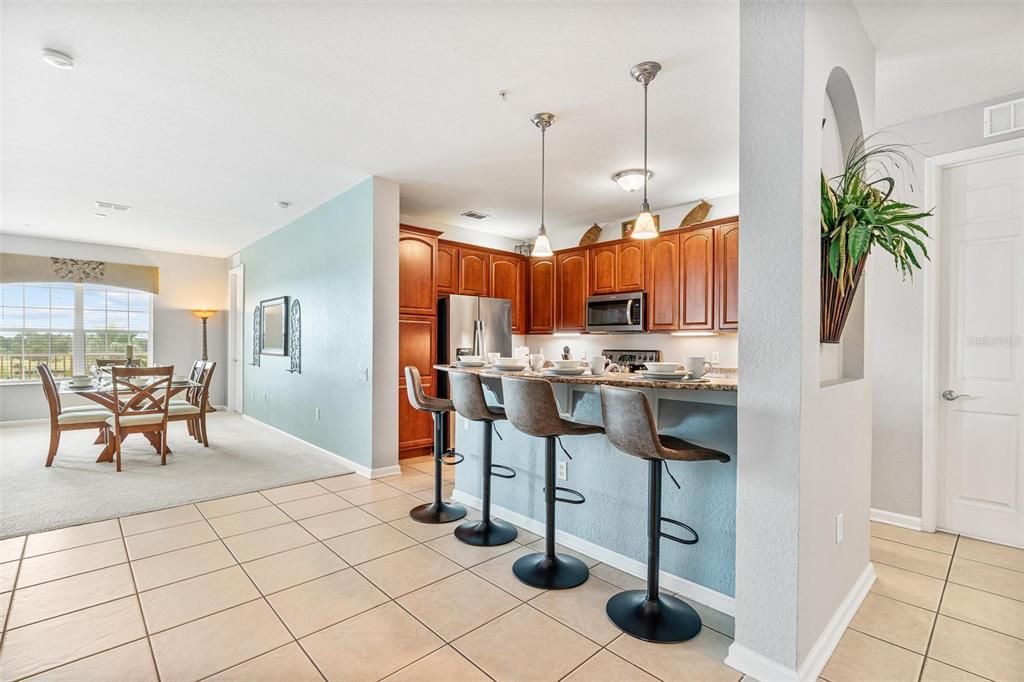 合同活跃: $629,999 (2 贝兹, 2 浴室, 2097 平方英尺)