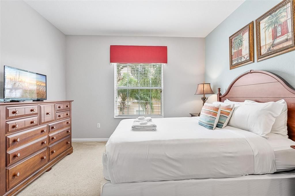 合同活跃: $629,999 (2 贝兹, 2 浴室, 2097 平方英尺)