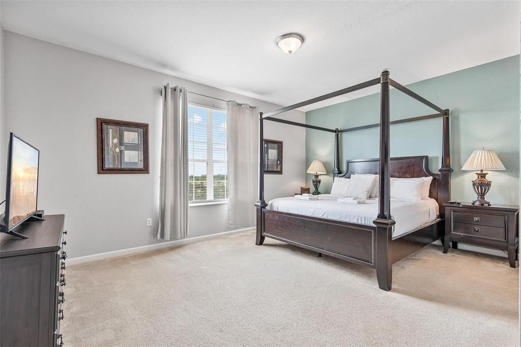 合同活跃: $629,999 (2 贝兹, 2 浴室, 2097 平方英尺)