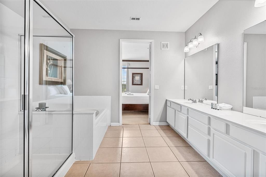 合同活跃: $629,999 (2 贝兹, 2 浴室, 2097 平方英尺)