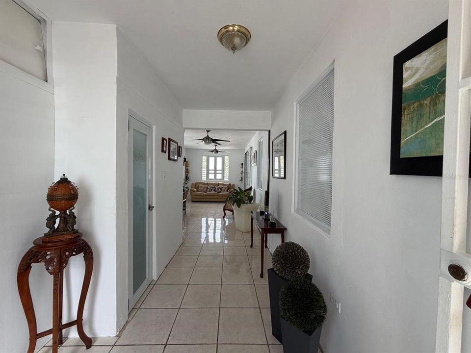 Под контрактом: $410,000 (4 спален, 3 ванн, 1668 Квадратных фут)