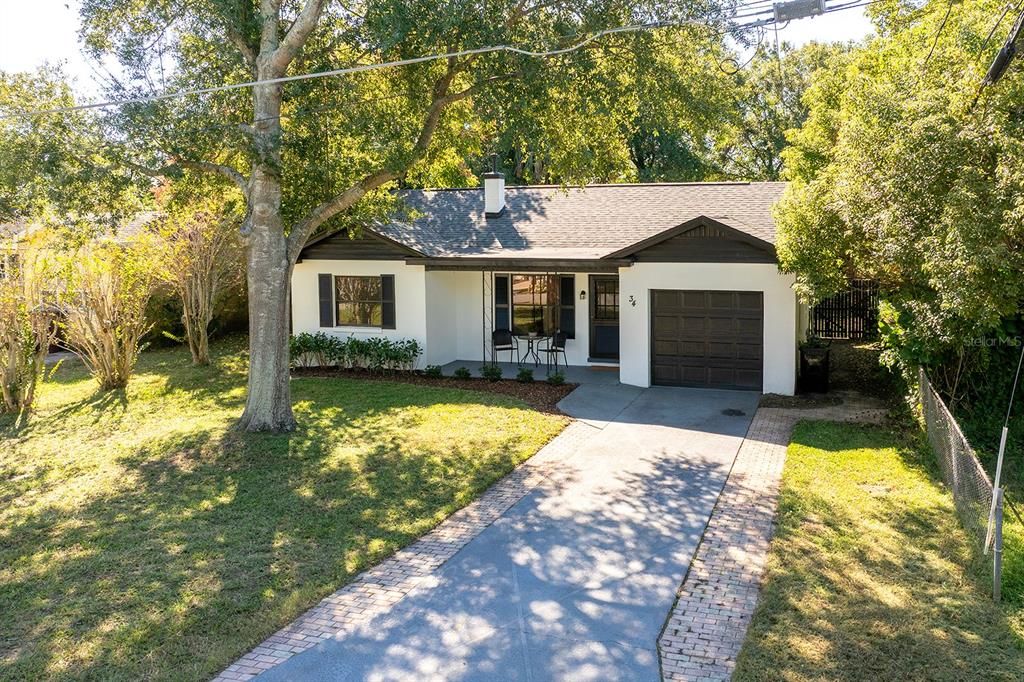 For Sale: $445,000 (2 beds, 1 baths, 909 Square Feet)