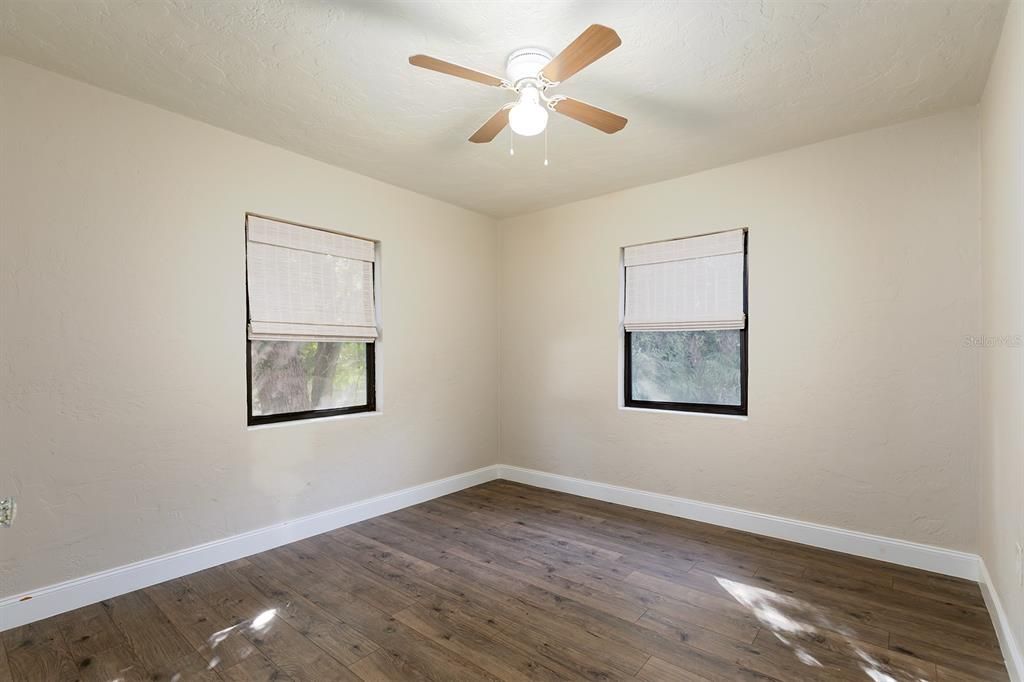 For Sale: $445,000 (2 beds, 1 baths, 909 Square Feet)