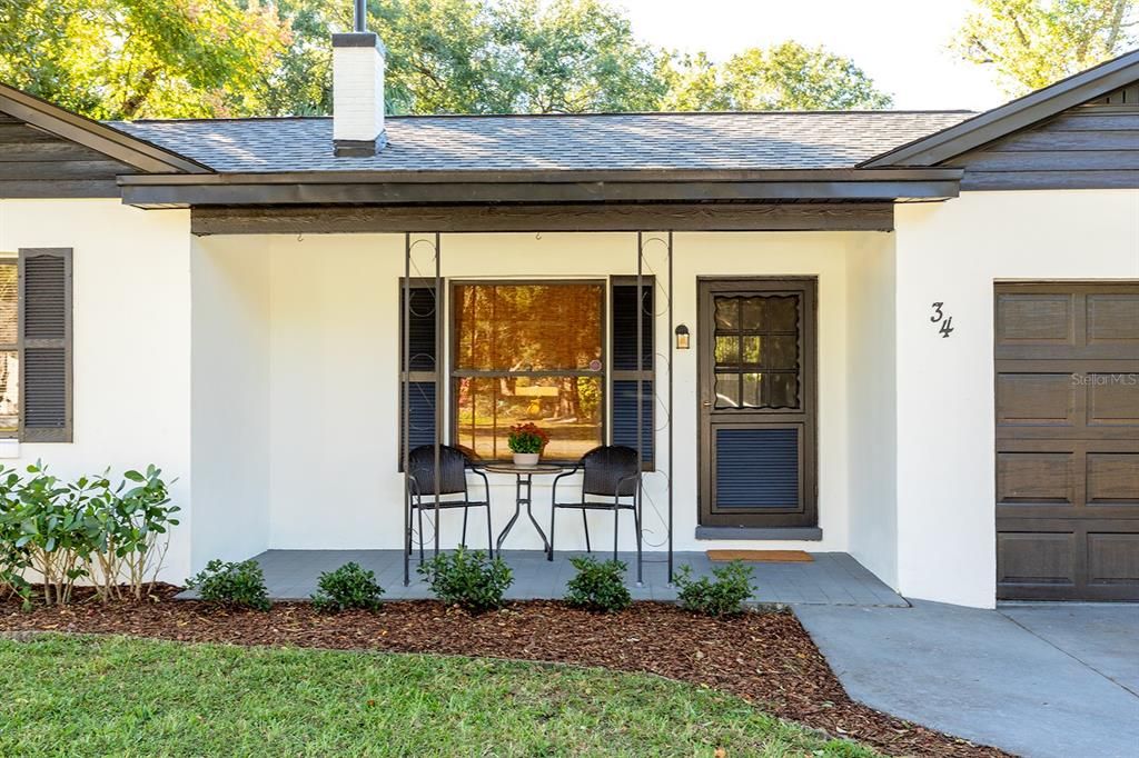 For Sale: $445,000 (2 beds, 1 baths, 909 Square Feet)