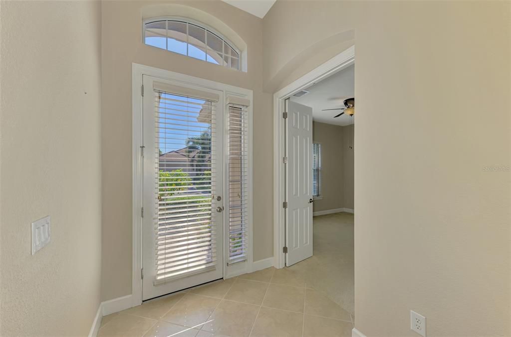 En Venta: $470,000 (3 camas, 3 baños, 2194 Pies cuadrados)