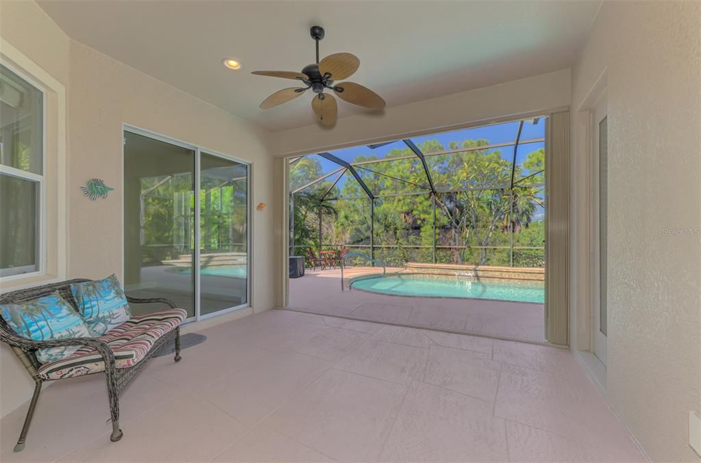 En Venta: $470,000 (3 camas, 3 baños, 2194 Pies cuadrados)