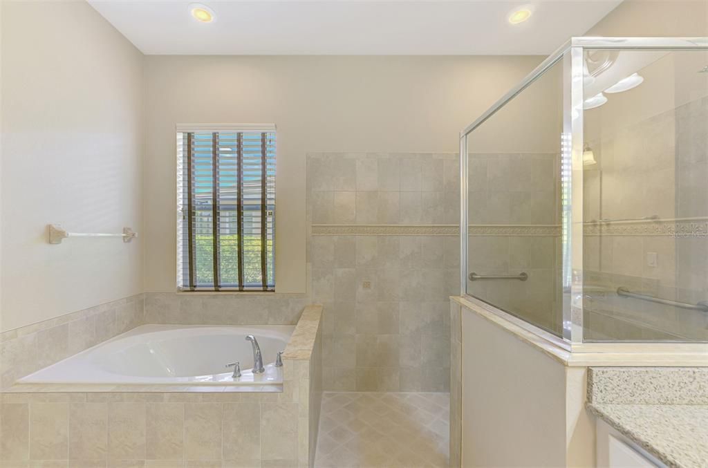 En Venta: $470,000 (3 camas, 3 baños, 2194 Pies cuadrados)