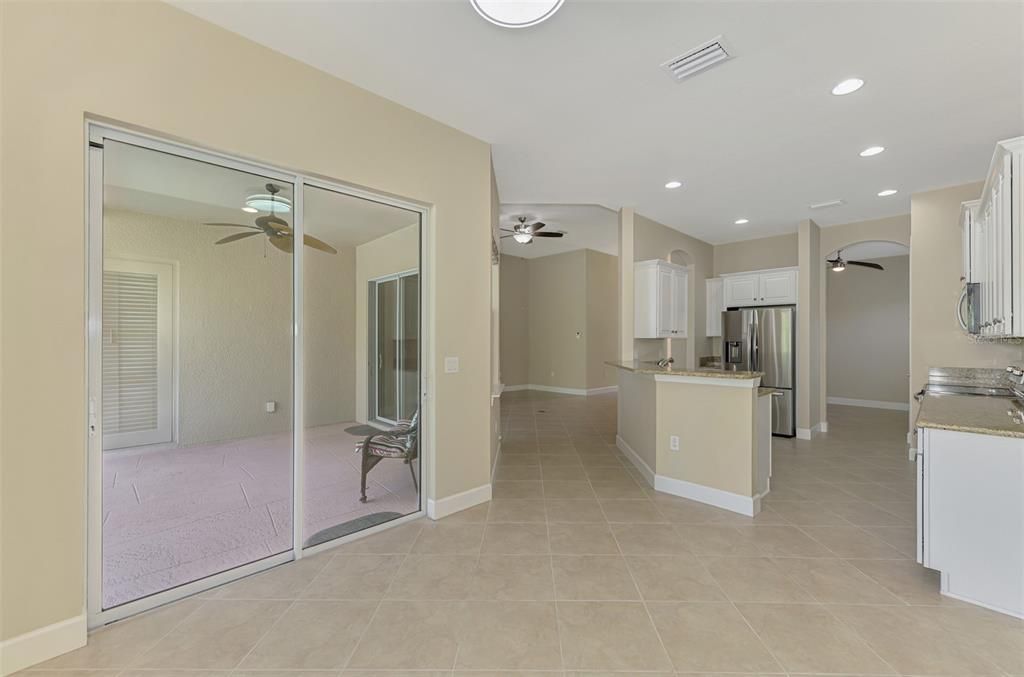 En Venta: $470,000 (3 camas, 3 baños, 2194 Pies cuadrados)