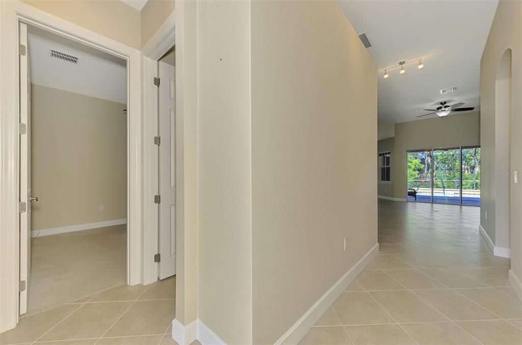 En Venta: $470,000 (3 camas, 3 baños, 2194 Pies cuadrados)