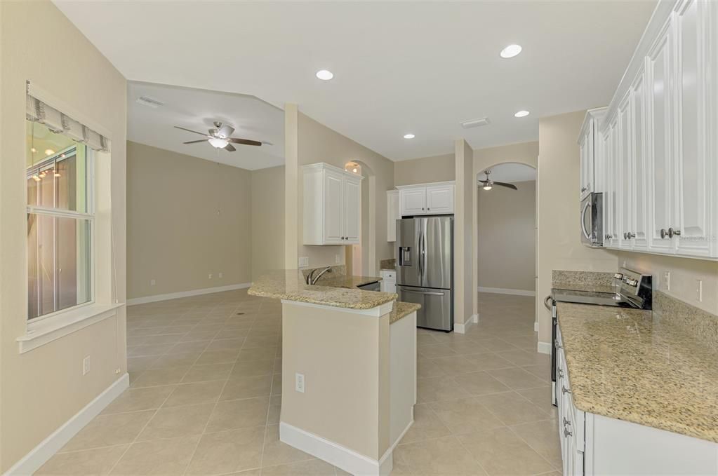 En Venta: $470,000 (3 camas, 3 baños, 2194 Pies cuadrados)