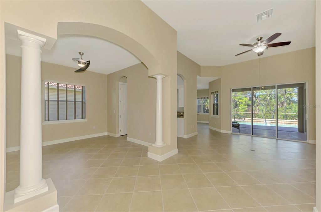 En Venta: $470,000 (3 camas, 3 baños, 2194 Pies cuadrados)