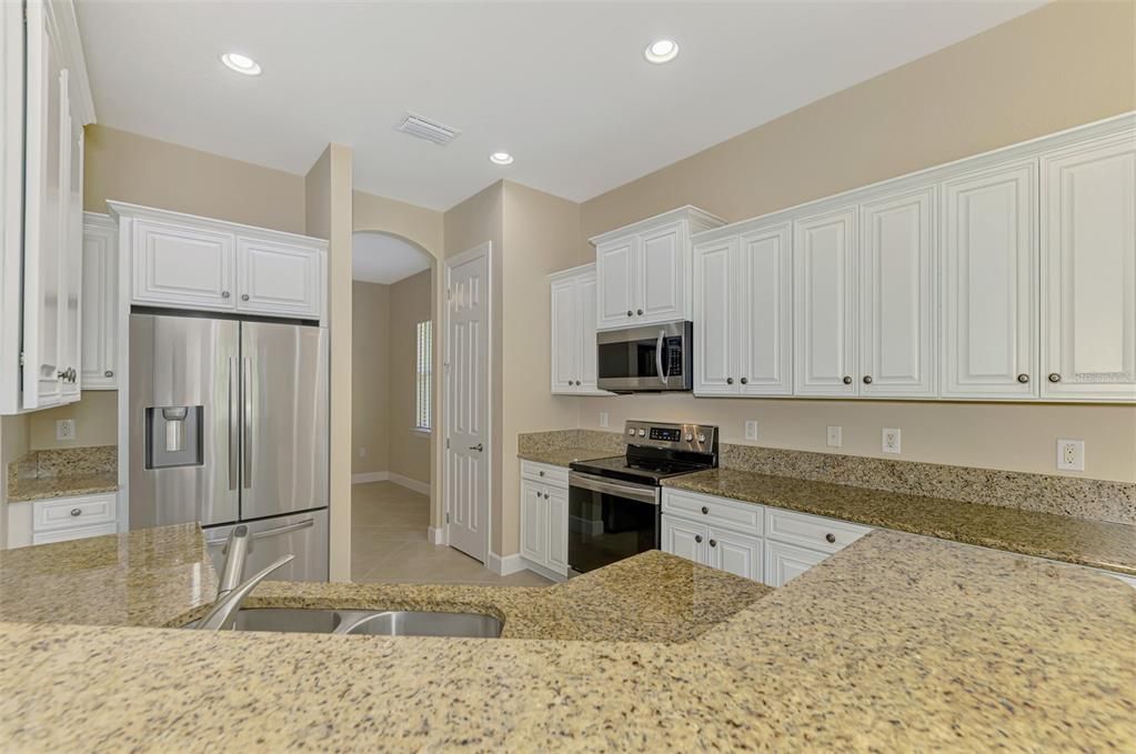 En Venta: $470,000 (3 camas, 3 baños, 2194 Pies cuadrados)