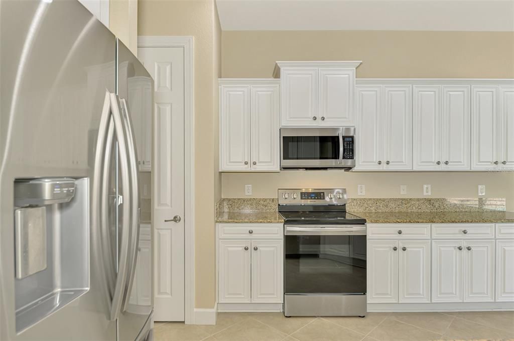 En Venta: $470,000 (3 camas, 3 baños, 2194 Pies cuadrados)