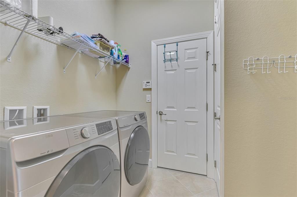 En Venta: $470,000 (3 camas, 3 baños, 2194 Pies cuadrados)