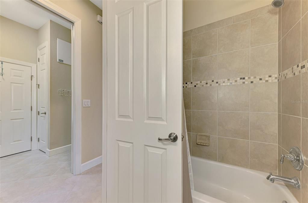 En Venta: $470,000 (3 camas, 3 baños, 2194 Pies cuadrados)