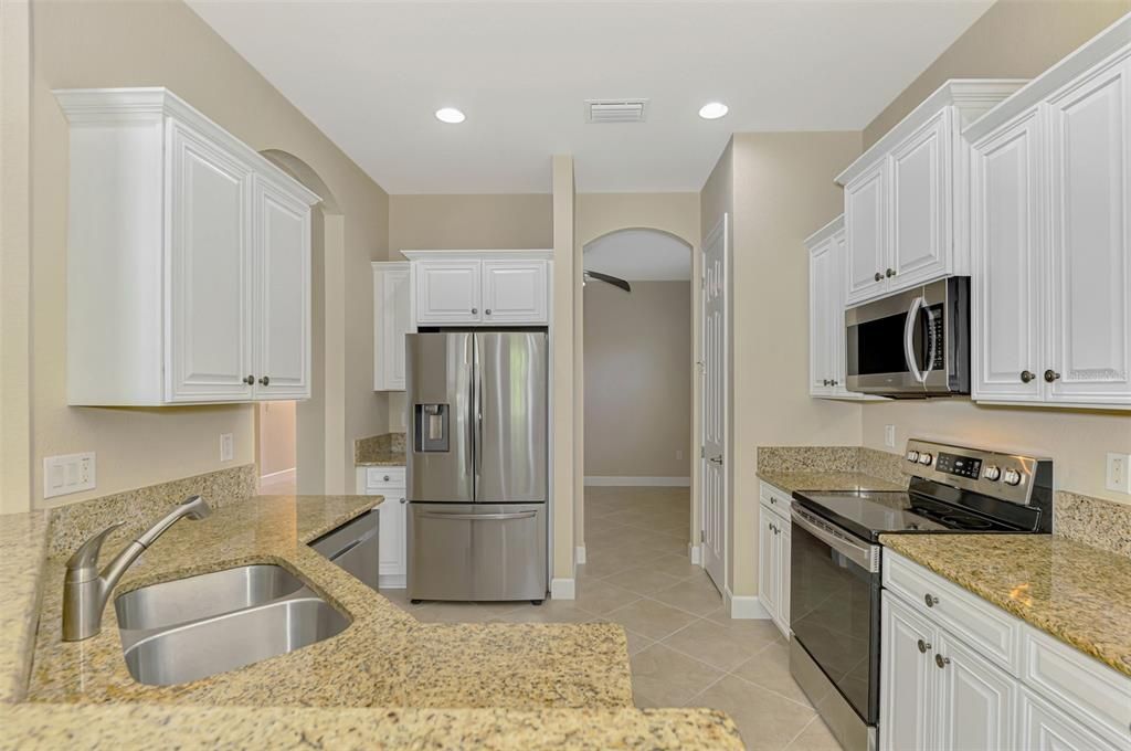 En Venta: $470,000 (3 camas, 3 baños, 2194 Pies cuadrados)