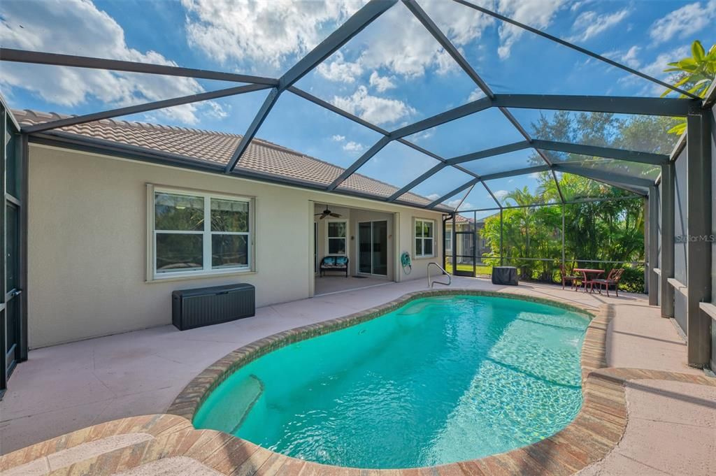 En Venta: $470,000 (3 camas, 3 baños, 2194 Pies cuadrados)