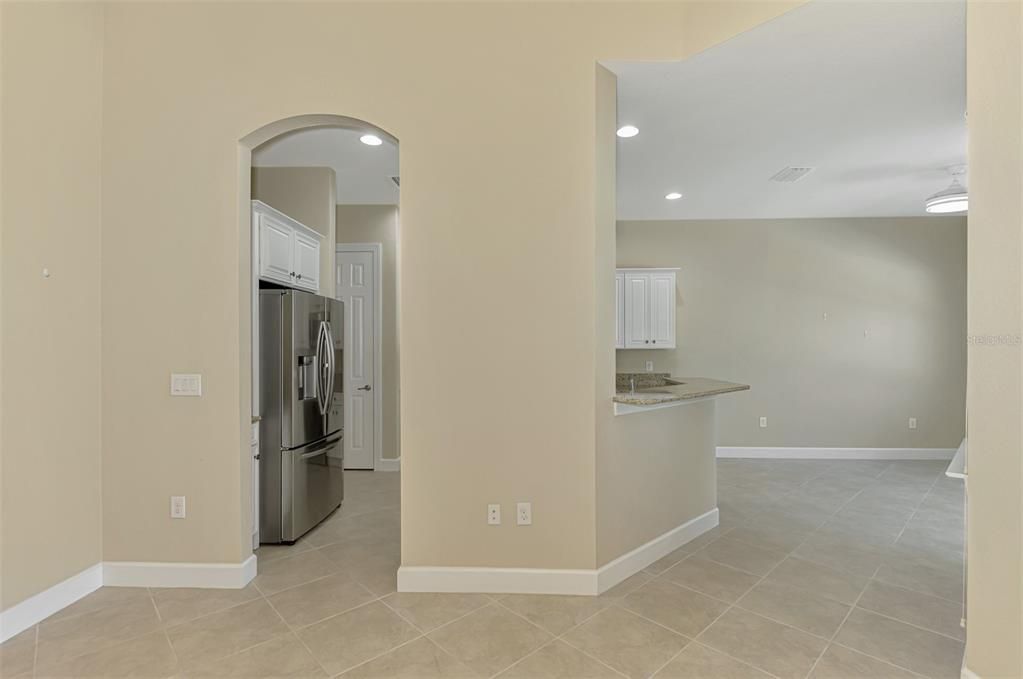 En Venta: $470,000 (3 camas, 3 baños, 2194 Pies cuadrados)