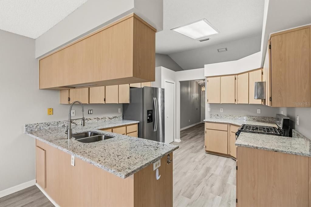 For Sale: $285,000 (3 beds, 2 baths, 1841 Square Feet)