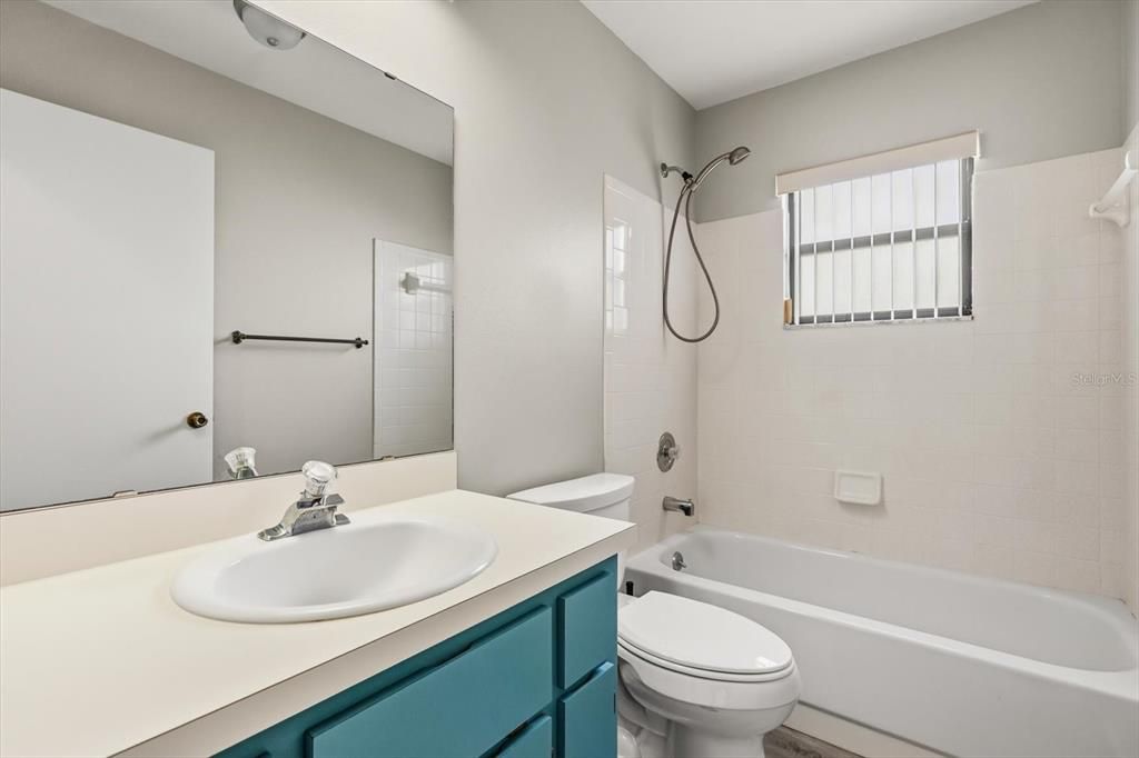 For Sale: $285,000 (3 beds, 2 baths, 1841 Square Feet)