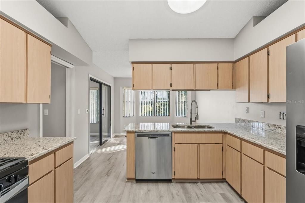 For Sale: $285,000 (3 beds, 2 baths, 1841 Square Feet)