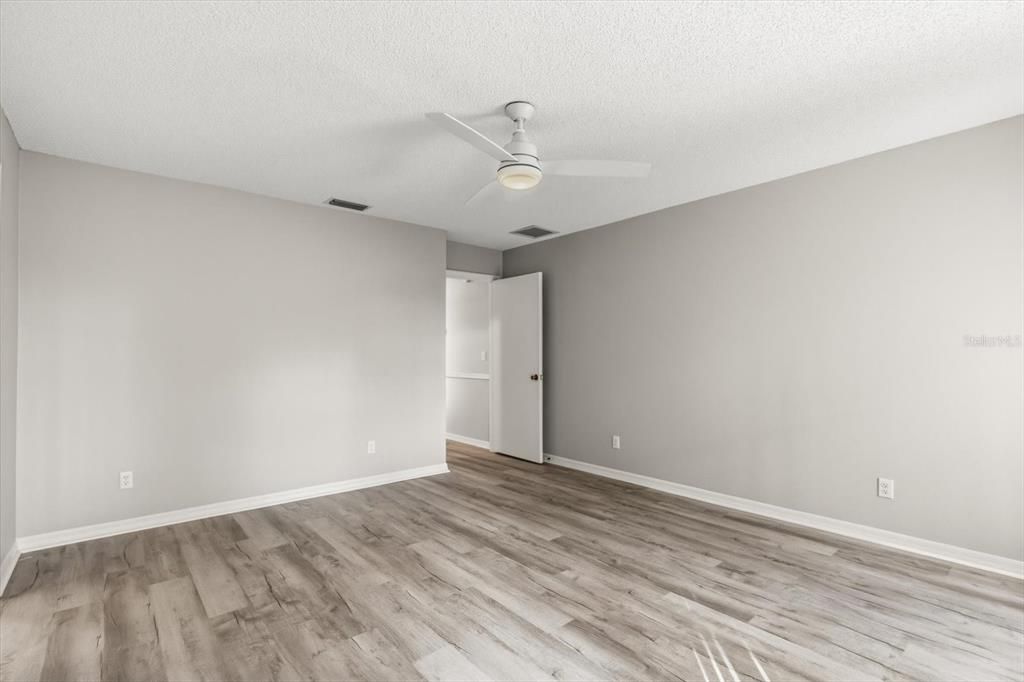 For Sale: $285,000 (3 beds, 2 baths, 1841 Square Feet)