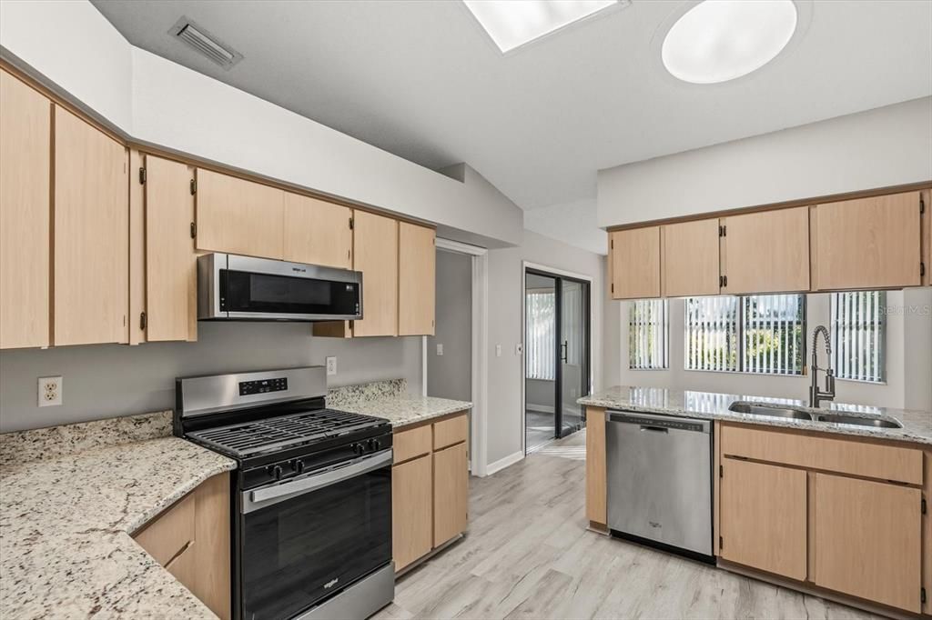 For Sale: $285,000 (3 beds, 2 baths, 1841 Square Feet)