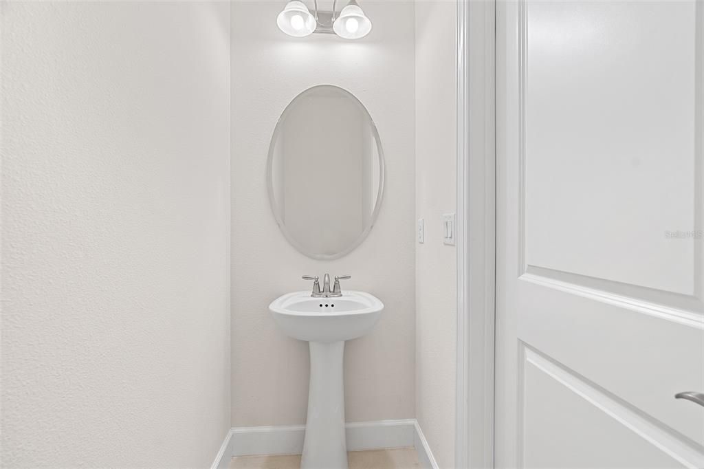 Activo con contrato: $500,000 (3 camas, 2 baños, 2193 Pies cuadrados)