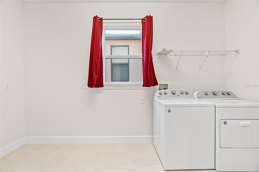 Activo con contrato: $500,000 (3 camas, 2 baños, 2193 Pies cuadrados)