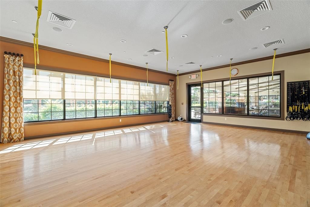 Activo con contrato: $500,000 (3 camas, 2 baños, 2193 Pies cuadrados)