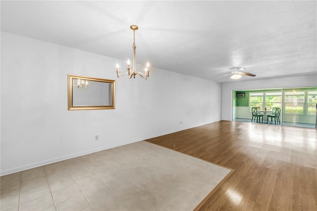 En Venta: $290,000 (2 camas, 2 baños, 1400 Pies cuadrados)