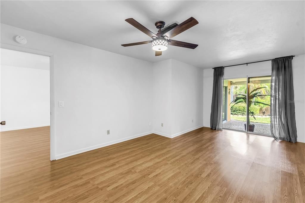 En Venta: $290,000 (2 camas, 2 baños, 1400 Pies cuadrados)