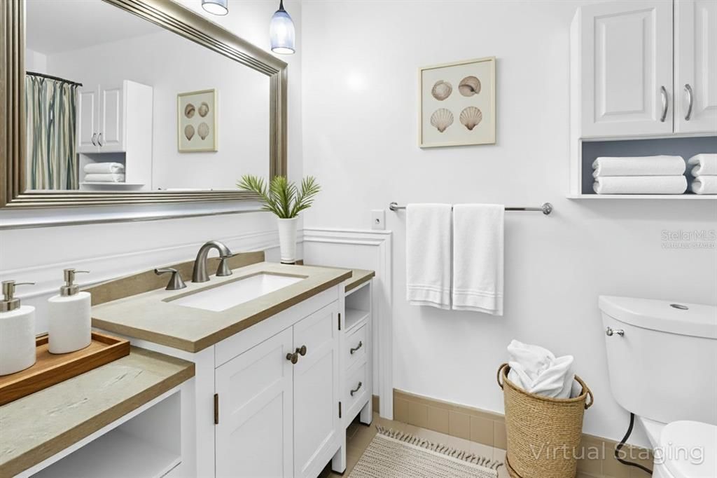 En Venta: $290,000 (2 camas, 2 baños, 1400 Pies cuadrados)