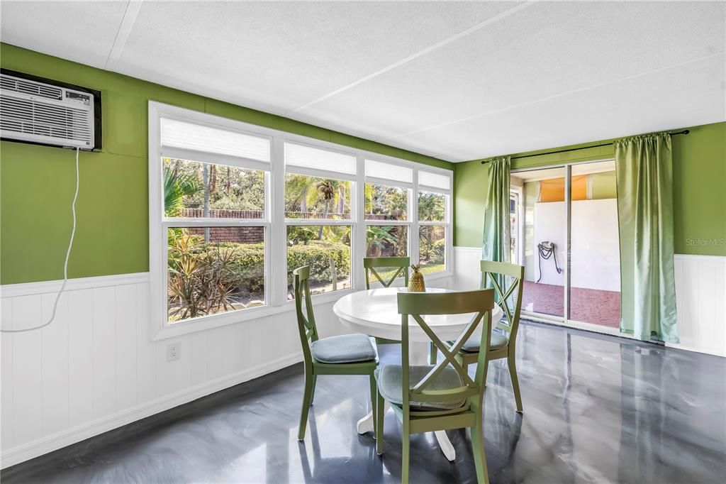 En Venta: $290,000 (2 camas, 2 baños, 1400 Pies cuadrados)