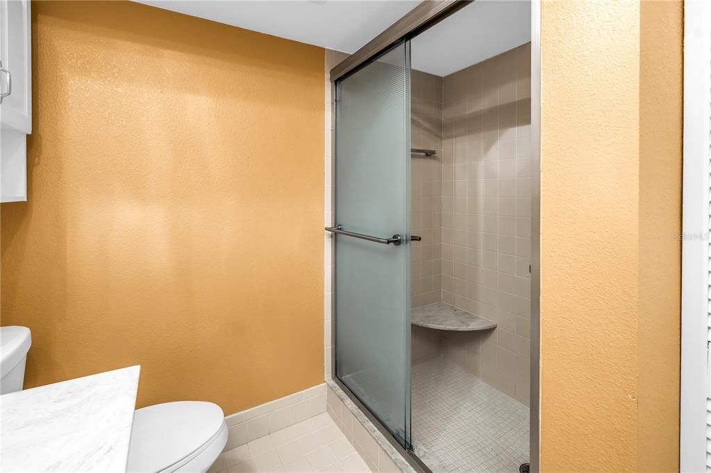 En Venta: $290,000 (2 camas, 2 baños, 1400 Pies cuadrados)