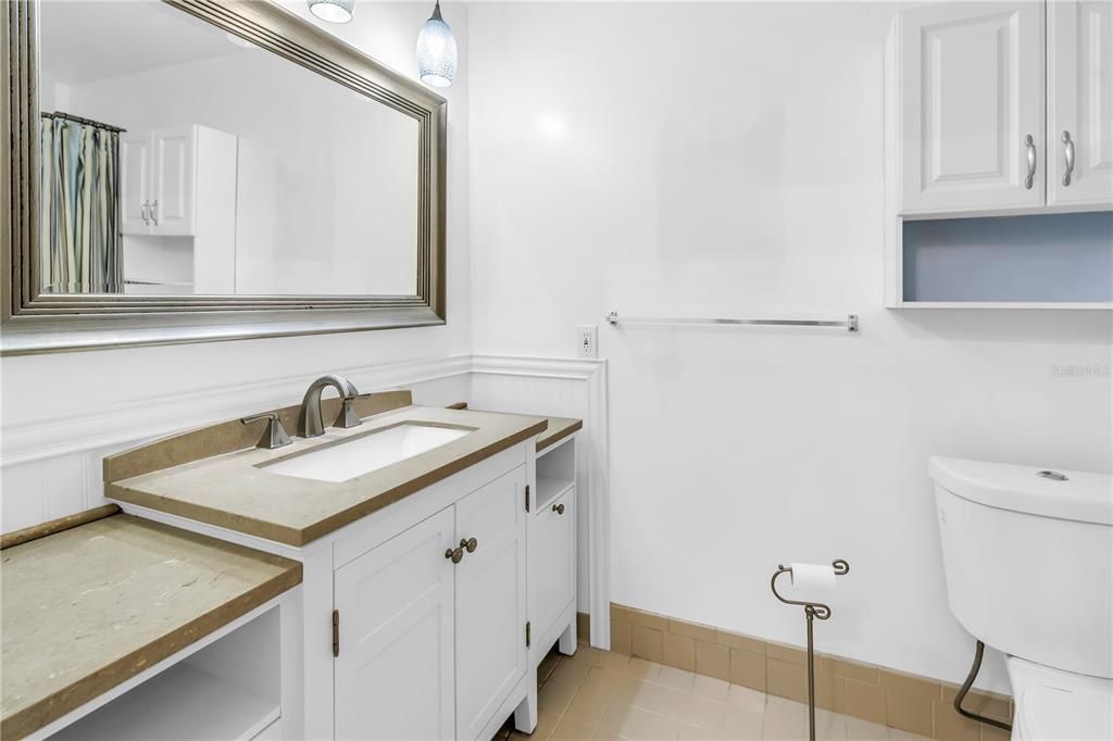 En Venta: $290,000 (2 camas, 2 baños, 1400 Pies cuadrados)